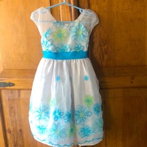 White dresse with green and blue flower